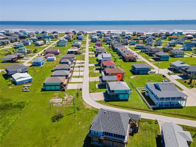 987 Surf, House other with 3 bedrooms, 2 bathrooms and null parking in Crystal Beach TX | Image 1