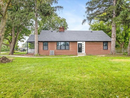 7604 N 2nd St, MACHESNEY PARK, IL, 61115-2818 | Card Image