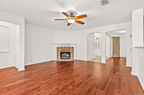 121 Sage Cyn, Boerne, TX, 78006-8625 | Card Image