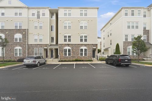 24682 Byrne Meadow Sq, ALDIE, VA, 20105-5698 | Card Image