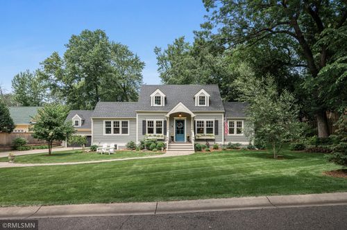 63 Fir St, Mahtomedi, MN, 55115-1618 | Card Image