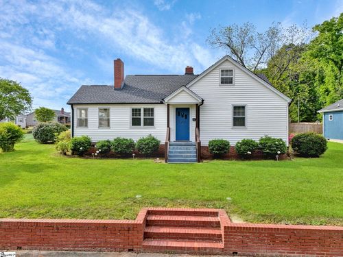 201 Pine St, Clinton, SC, 29325-3034 | Card Image