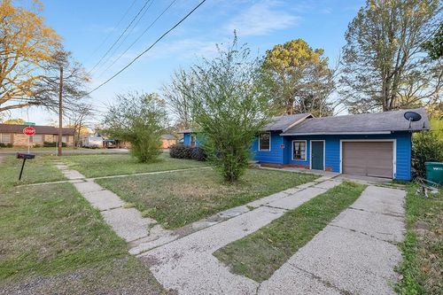 3001 Mason St, Texarkana, TX, 75501-7727 | Card Image