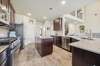 4111 Grand Sunnyview Lane, House other with 4 bedrooms, 3 bathrooms and null parking in Houston TX | Image 2