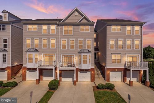 260-2504 Einstein St, Oak Hill, VA, 20171-6112 | Card Image