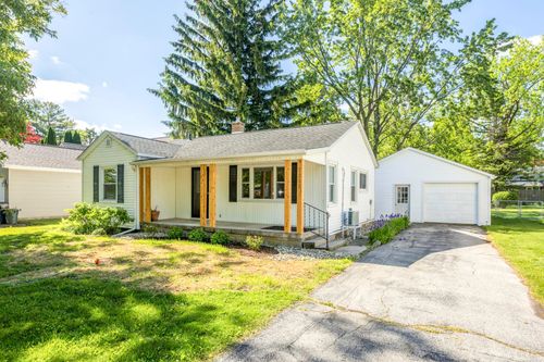 7282 Hubbard St, Lexington, MI, 48450-8851 | Card Image