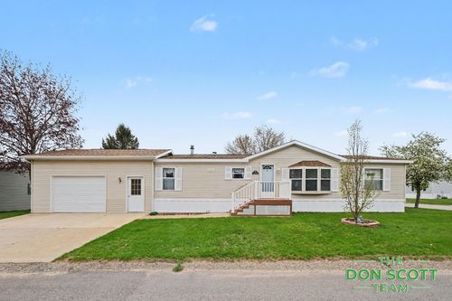 3567 Hollyfield Dr, Cedar Springs, MI, 49319-9142 | Card Image