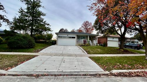 575 Eversley Dr, Mississauga, ON, L5A2E1 | Card Image