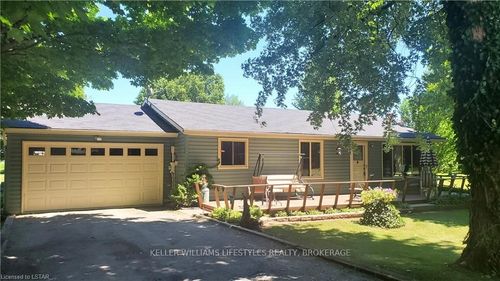 74258 Homestead Heights Dr, Zurich, ON, N0M2T0 | Card Image