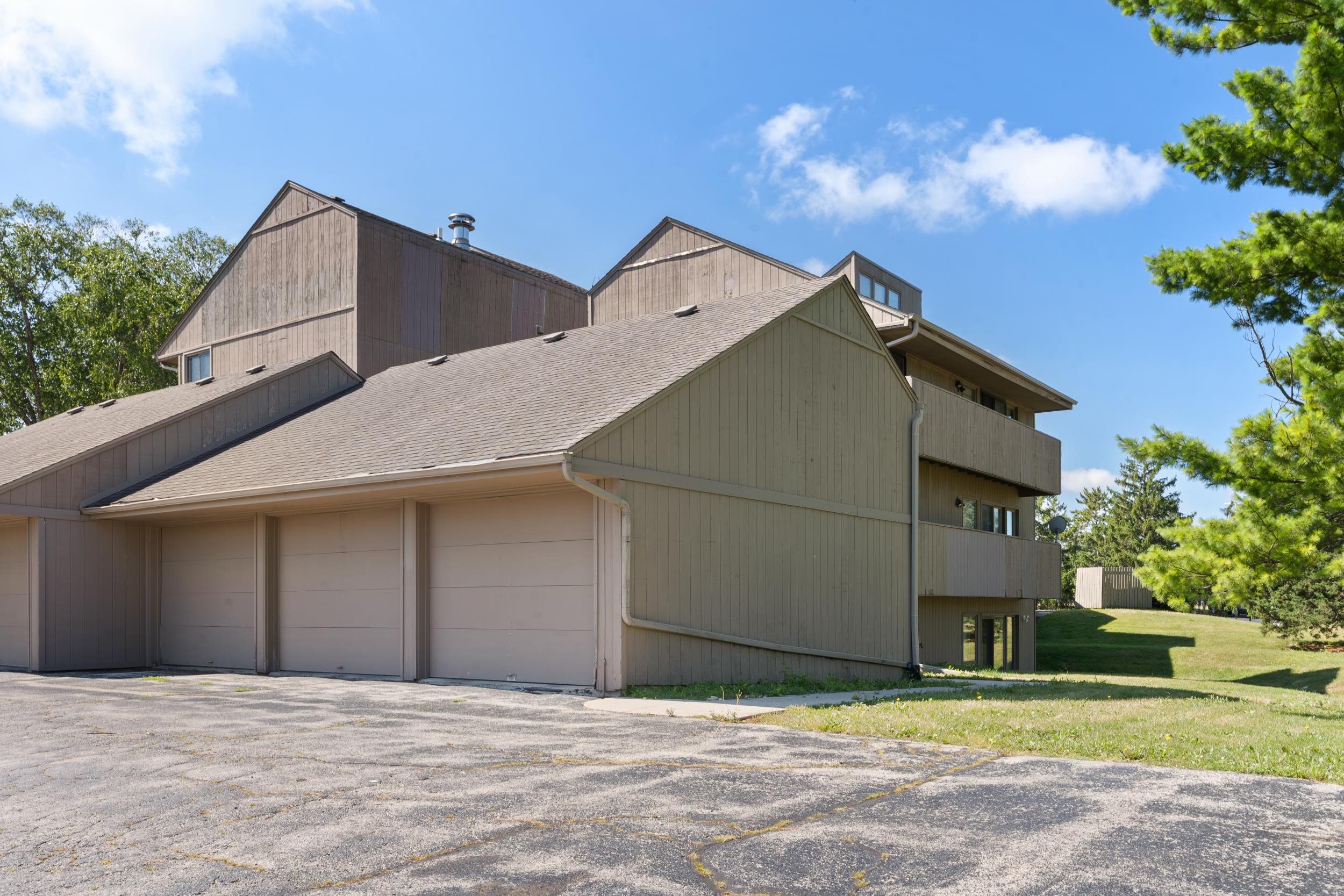 Residential in ROCKFORD 3