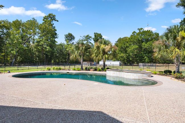 20585 Highway 146 N, Home with 3 bedrooms, 3 bathrooms and 3 parking in Liberty TX | Image 23