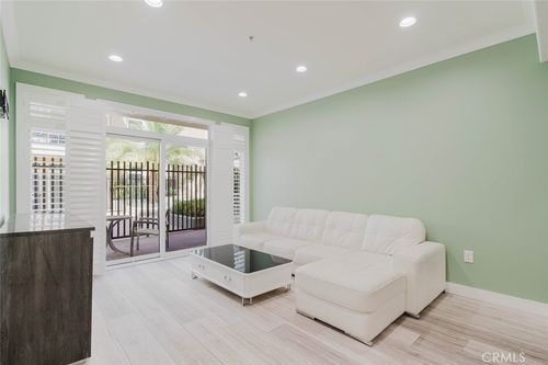 326-250 N First St, Burbank, CA, 91502-1807 | Card Image