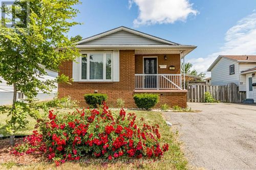 upper-33 Behan Street, Hamilton (Berrisfield), ON, L8T4N5 | Card Image