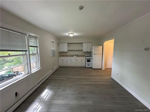 11 Chase Ave, Nyack, NY, 10960-4205 | Card Image