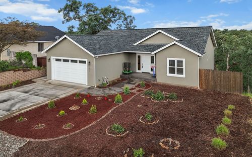 21833 Chimney Rock Dr, Cottonwood, CA, 96022-7621 | Card Image