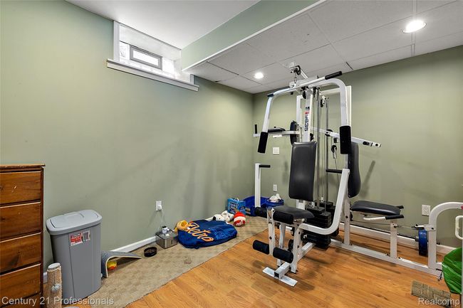 Workout/flex room in basement | Image 48