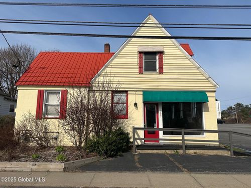 309 Bay Rd, Queensbury, NY, 12804-1401 | Card Image