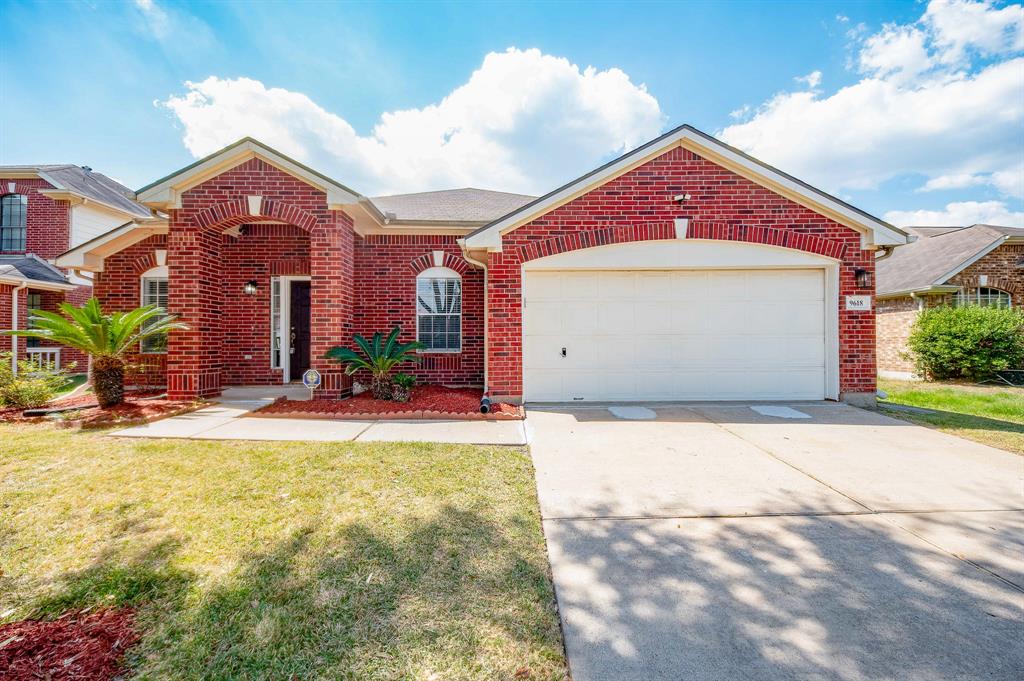 Weldridge Dr, Sugar Land, TX 77498