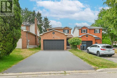 4 Lawnview Court, Brampton (Heart Lake West), ON, L7G1T4 | Card Image