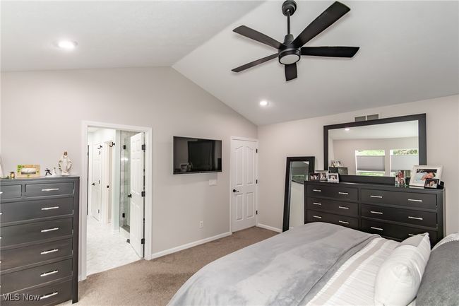 Primary Room | Image 22