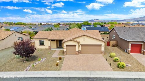 7106 E Prairie Ridge Rd, Prescott Valley, AZ, 86315-9043 | Card Image