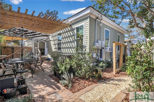 228 E 60th St, Savannah, GA, 31405-4223 | Card Image