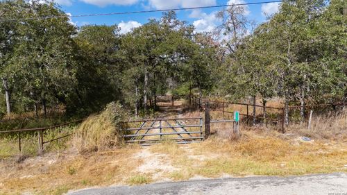 796 Blue Stem Rd, Seguin, TX, 78155-7816 | Card Image