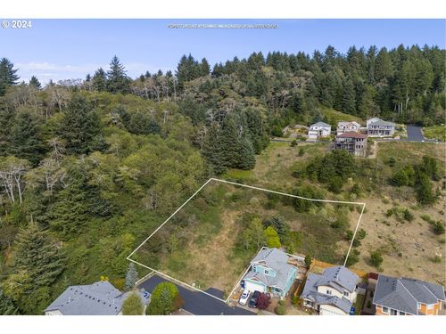 8900 Ne Harbor View Pl, DepoeBay, OR, 97341 | Card Image