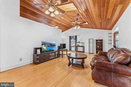 288 Locust Grove Rd, FRONT ROYAL, VA, 22630-6813 | Card Image