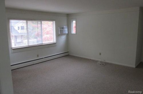 upper-445 E Breckenridge St, Ferndale, MI, 48220-1305 | Card Image