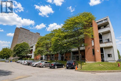 207-135 Leeward Glenway, North York, ON, M3C2Z6 | Card Image