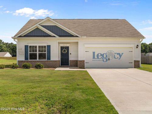 313 Settlers Pointe Dr, Pikeville, NC, 27863-8140 | Card Image
