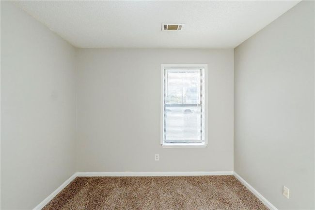 870 Chapman Cir, House other with 3 bedrooms, 2 bathrooms and 4 parking in Stone Mountain GA | Image 12