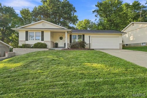 17 Oak Hill Ln, Saint Peters, MO, 63376-2158 | Card Image