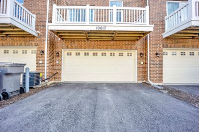 10617 Owain Way, Townhouse with 3 bedrooms, 2 bathrooms and 2 parking in Orland Park IL | Image 3