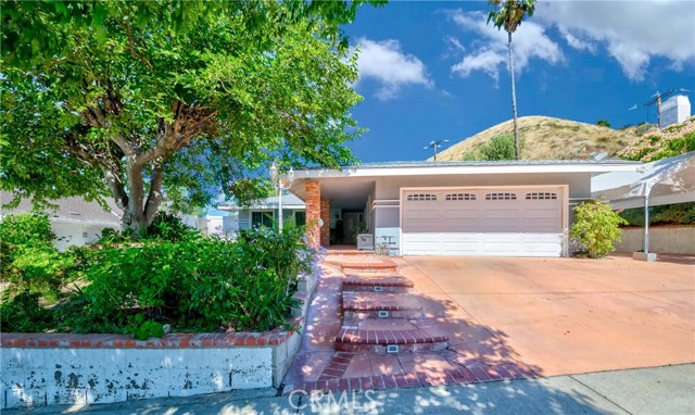 Rosamond Dr, Canyon Country, CA 91351