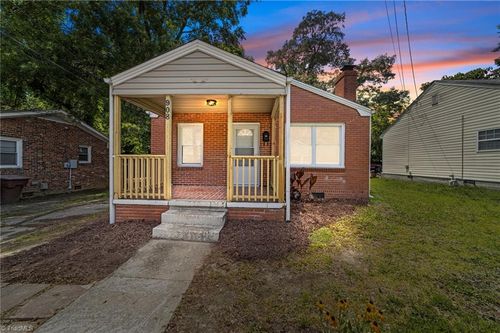 908 Lincoln St, Greensboro, NC, 27401-3534 | Card Image