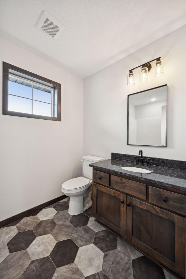 Upstairs Full Bath | Image 21