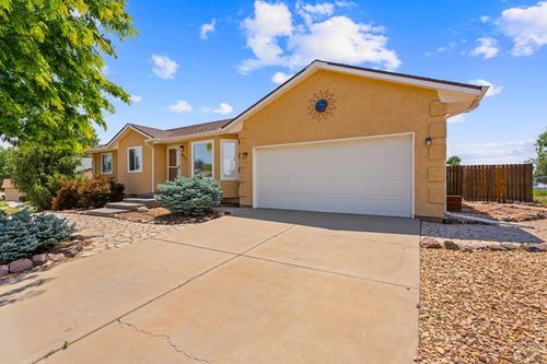 853 S Blakeland Dr, Pueblo West, CO, 81007-1703 | Card Image