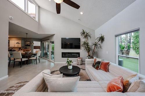 8733 E Appaloosa Trl, Scottsdale, AZ, 85258-1437 | Card Image