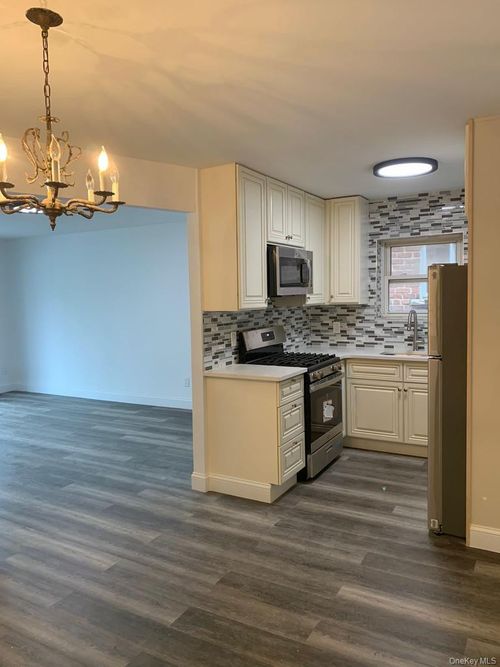 2-4410 Baychester Ave, Bronx, NY, 10466-1102 | Card Image