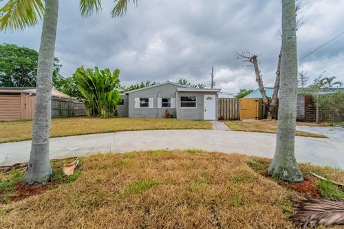 620 Ne 57th St, Fort Lauderdale, FL, 33334-3532 | Card Image