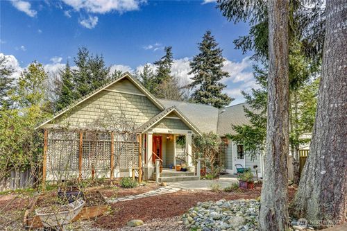 2239 W 16th St, Port Angeles, WA, 98363-5125 | Card Image
