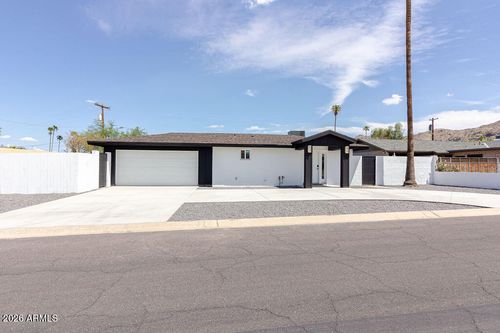 8435 S 16th Pl, Phoenix, AZ, 85042-8002 | Card Image