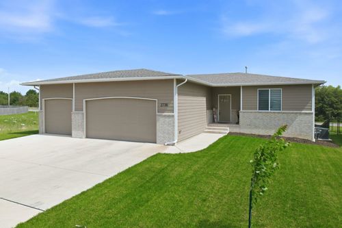 2738 E Ironstone St, Park City, KS, 67219-8800 | Card Image