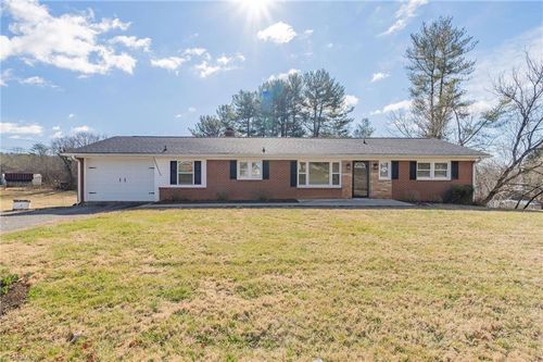 2706 Westfield Rd, Mount Airy, NC, 27030-9598 | Card Image