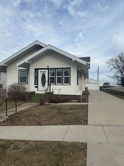 715 1st St, Manning, IA, 51455-1001 | Card Image