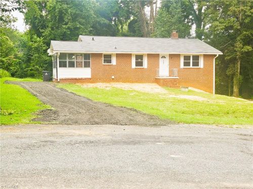 121 Huckabee Cir, Winston-Salem, NC, 27105-1718 | Card Image