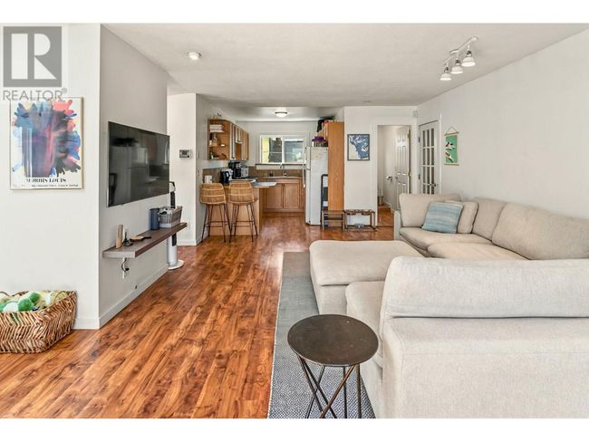 756 Cawston Ave, House other with 2 bedrooms, 1 bathrooms and 4 parking in Kelowna BC | Image 9
