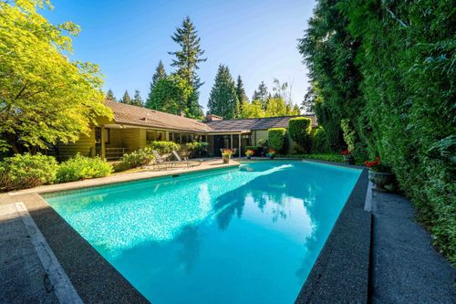 547 Hadden Dr, West Vancouver, BC, V7S1G8 | Card Image